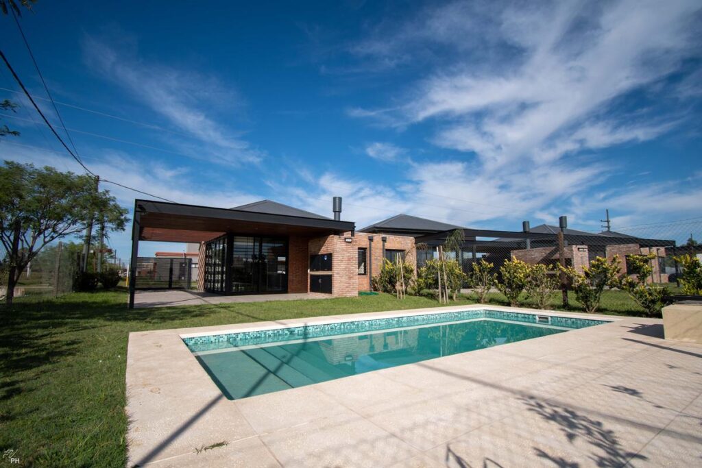 Descubre las oportunidades inmobiliarias en Roldán y Funes: ¿Cuál se adapta mejor a tus necesidades?